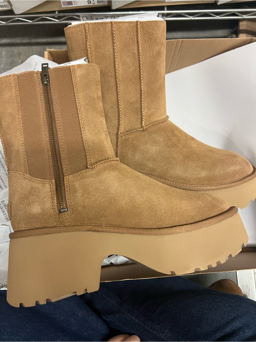 UGG W CLASSIC TWIN SEAM NEW HEIGHTS CHESTNUT 9
